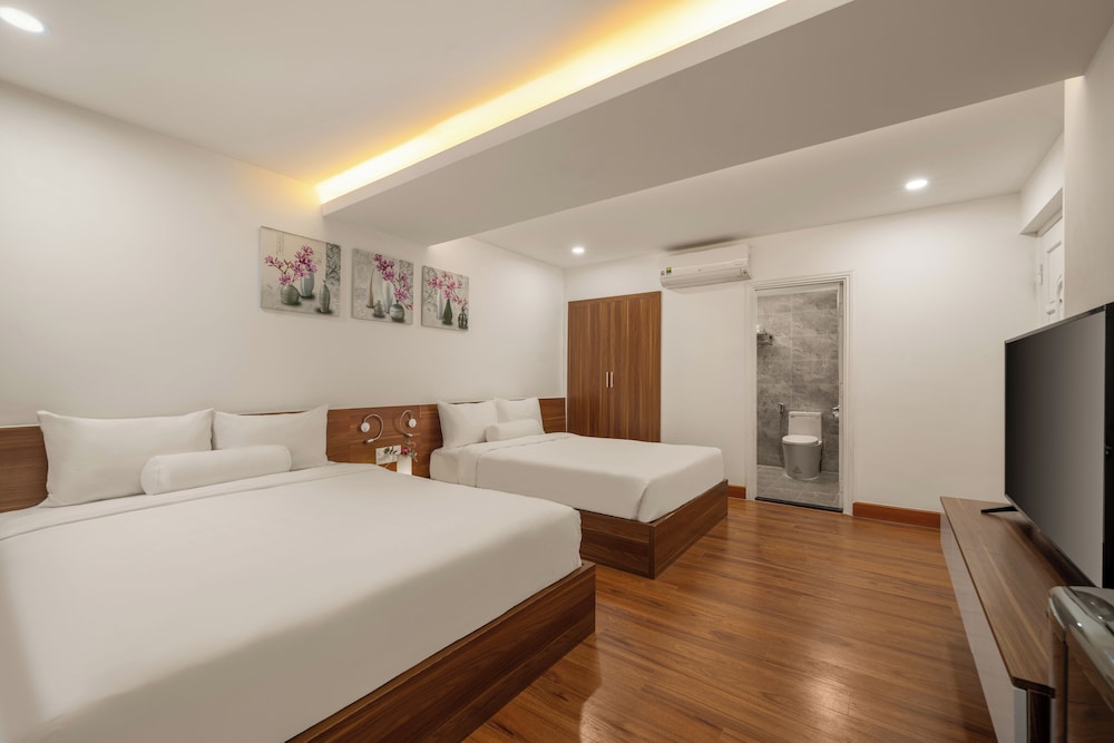 Family Quadruple Room, City View