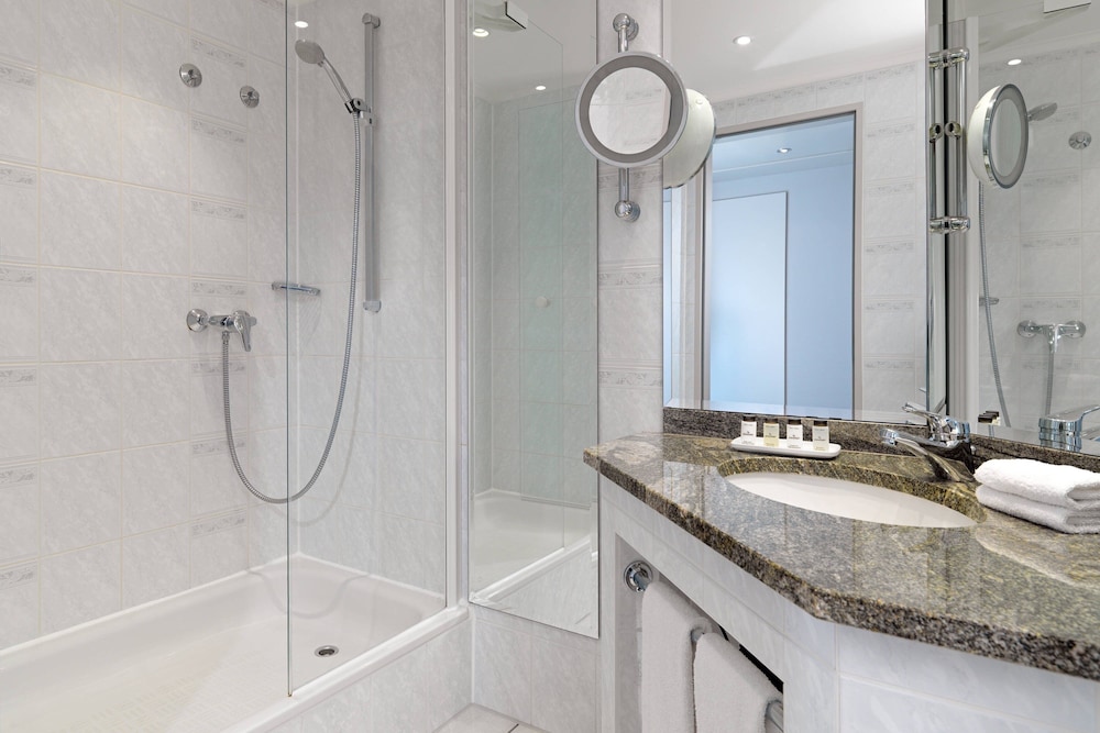Suite, 1 Bedroom thumbnail 5