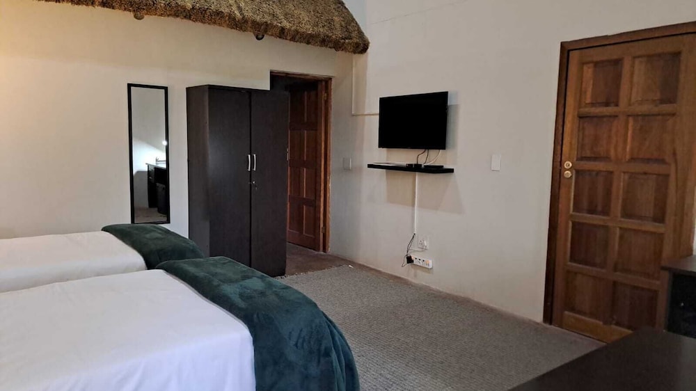 Standard Twin Room photo 2