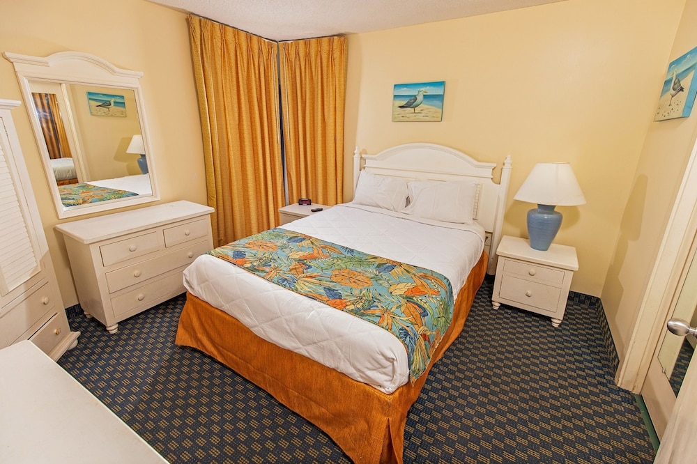 North Oceanfront 2 Bedroom Queen photo 2