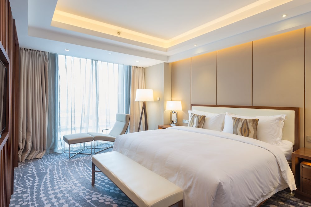 Club Suite, 1 Bedroom, Accessible, Club Lounge Access (Dining Area) - Photo 5