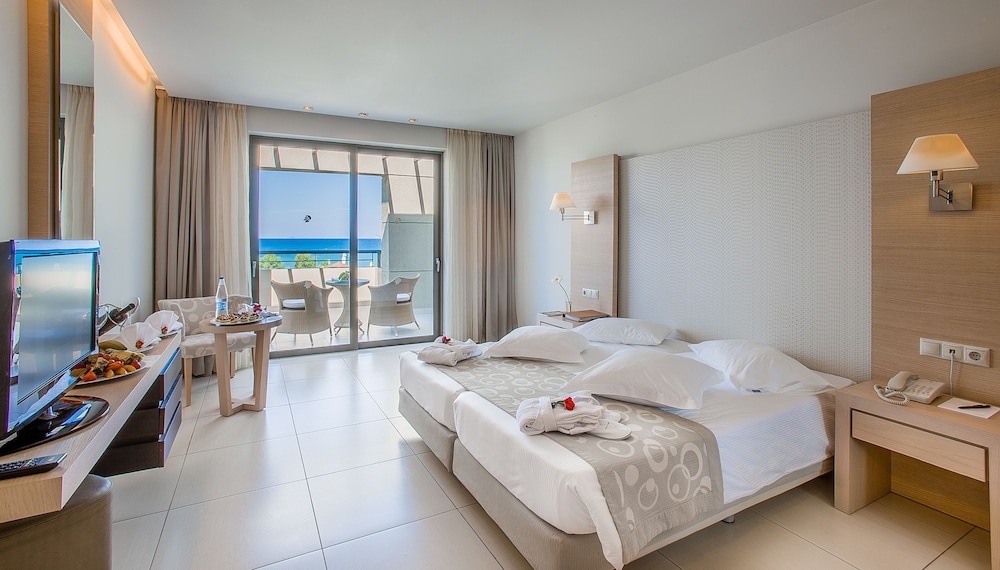 Double Room with Sea View - Photo 3