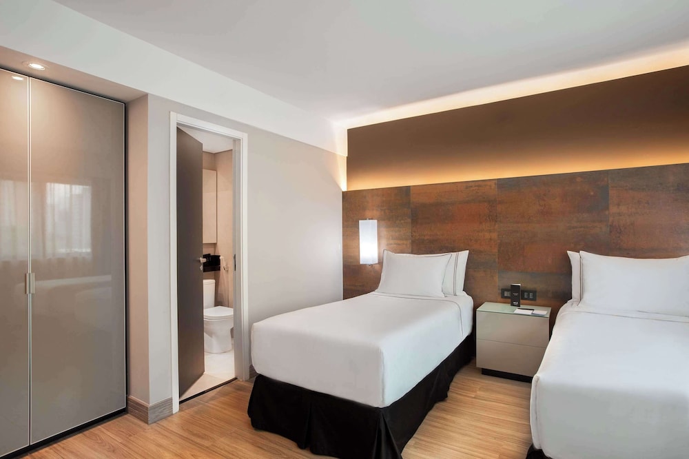 Deluxe Twin Room photo 3