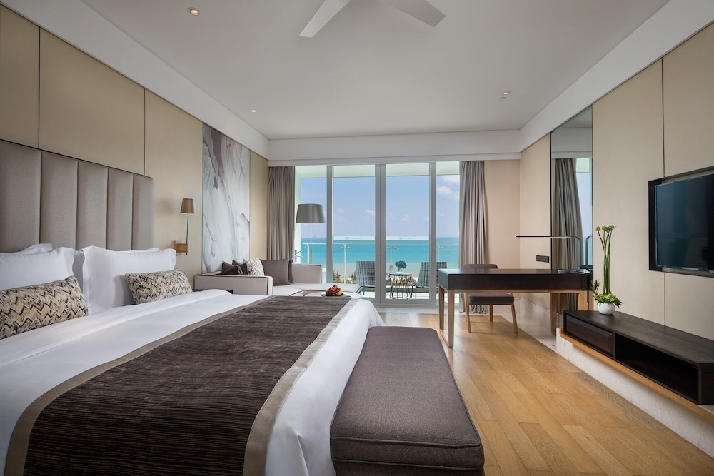 Premium Ocean View Twin Room photo 2