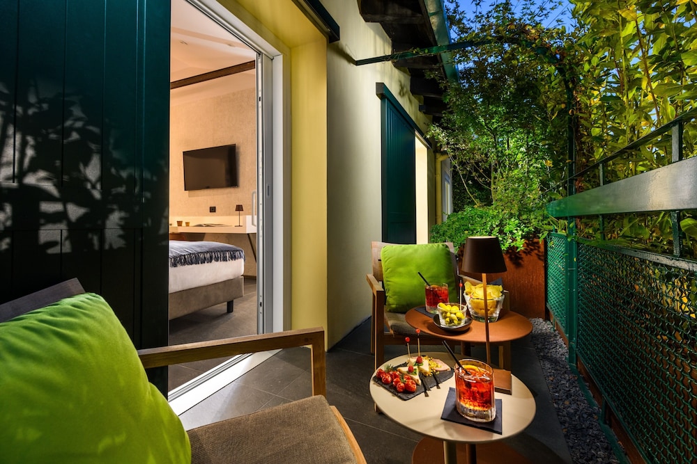 Penthouse Studio - Photo 4