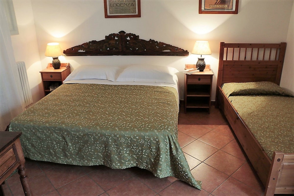 Triple Room, Kitchenette, Courtyard View (Verde) photo 2