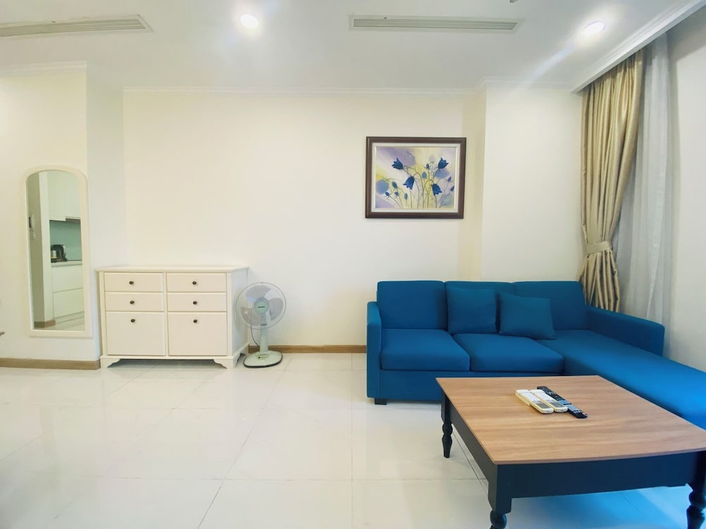 1BR Apartment Vinhome Central Park with Street View - Skyway