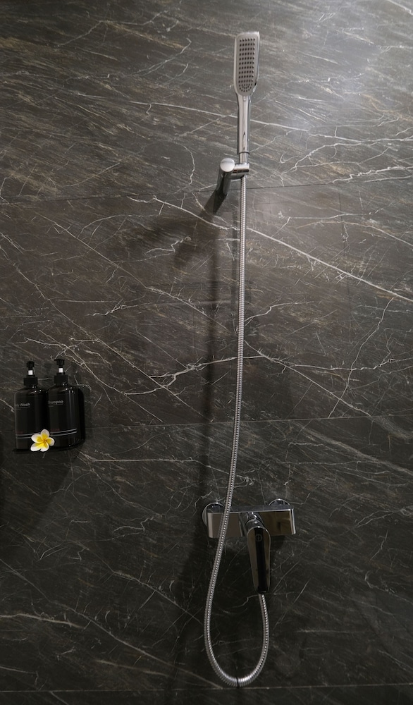 Premium Studio Suite - Photo 14