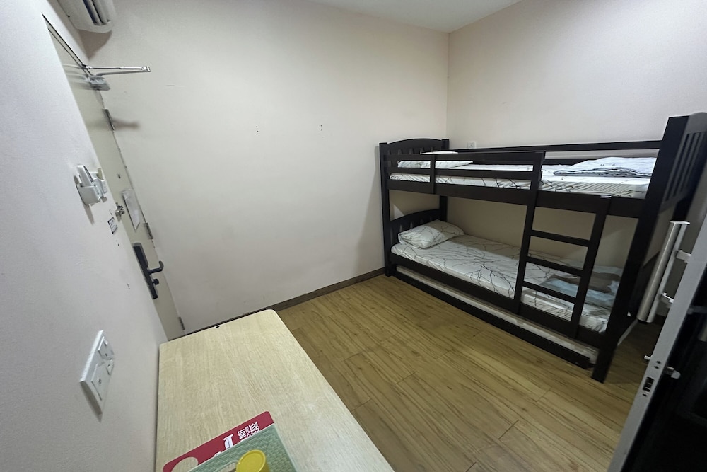 Double Room, No Windows photo 1