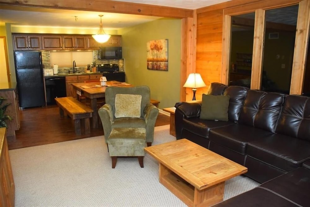 Condo, 3 Bedrooms photo 2