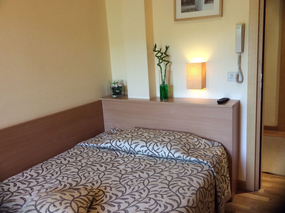 Classic Single Room