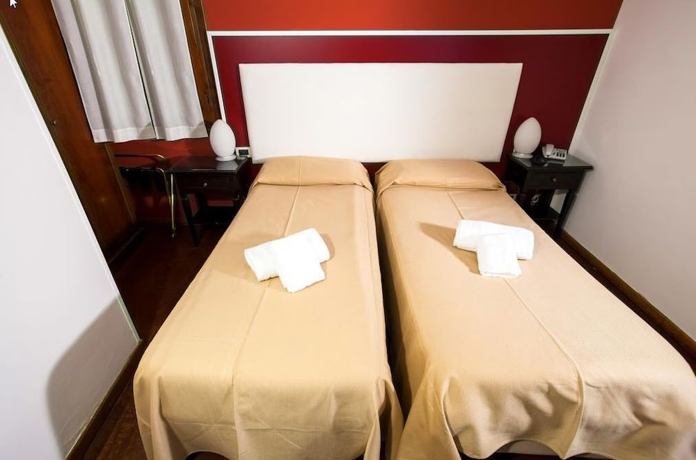 Double or Twin Room - Photo 1