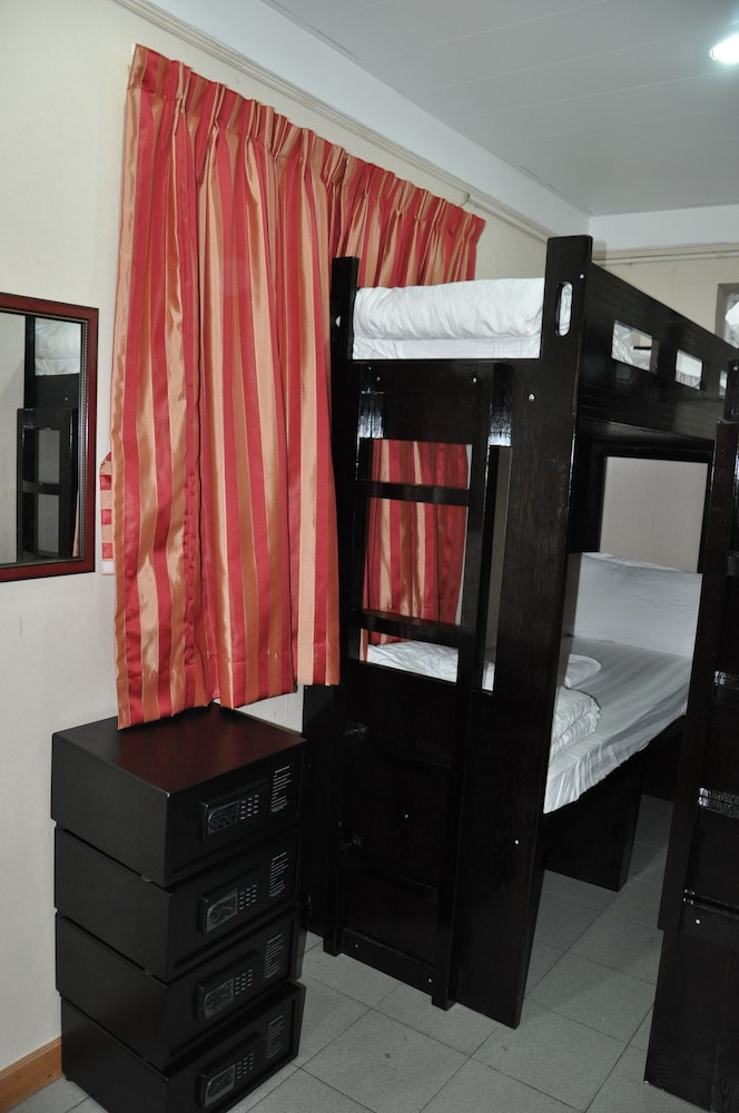 Shared Dormitory, Mixed Dorm (1 Bed in 4 Bed Room) photo 2