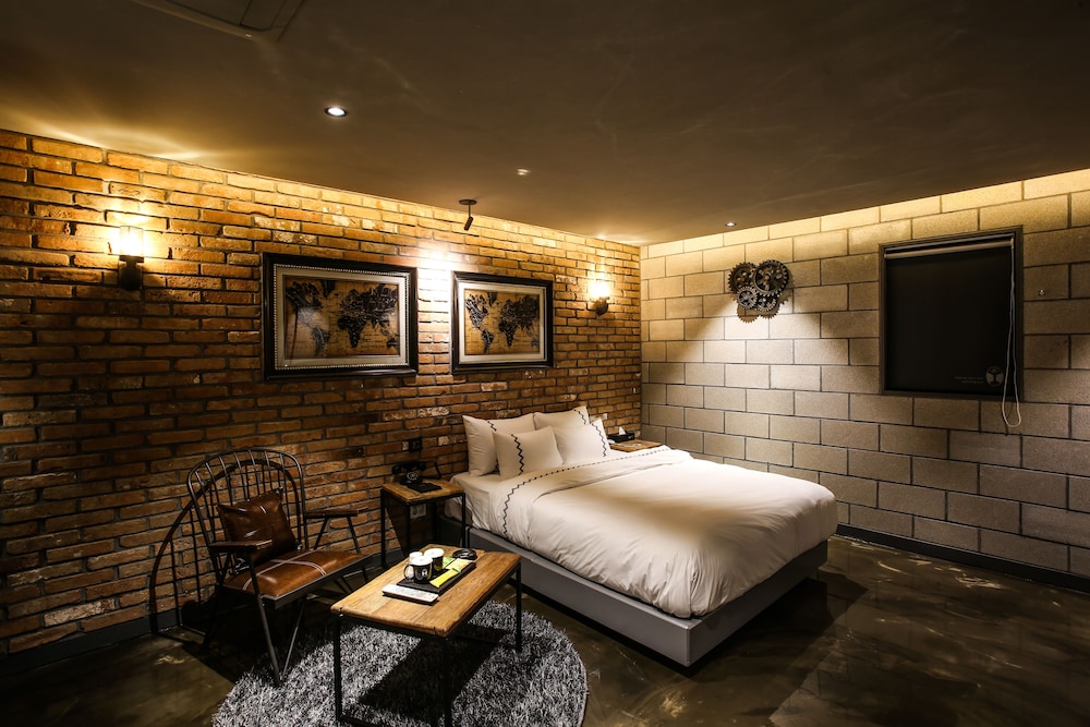 Deluxe Double Room - Photo 10