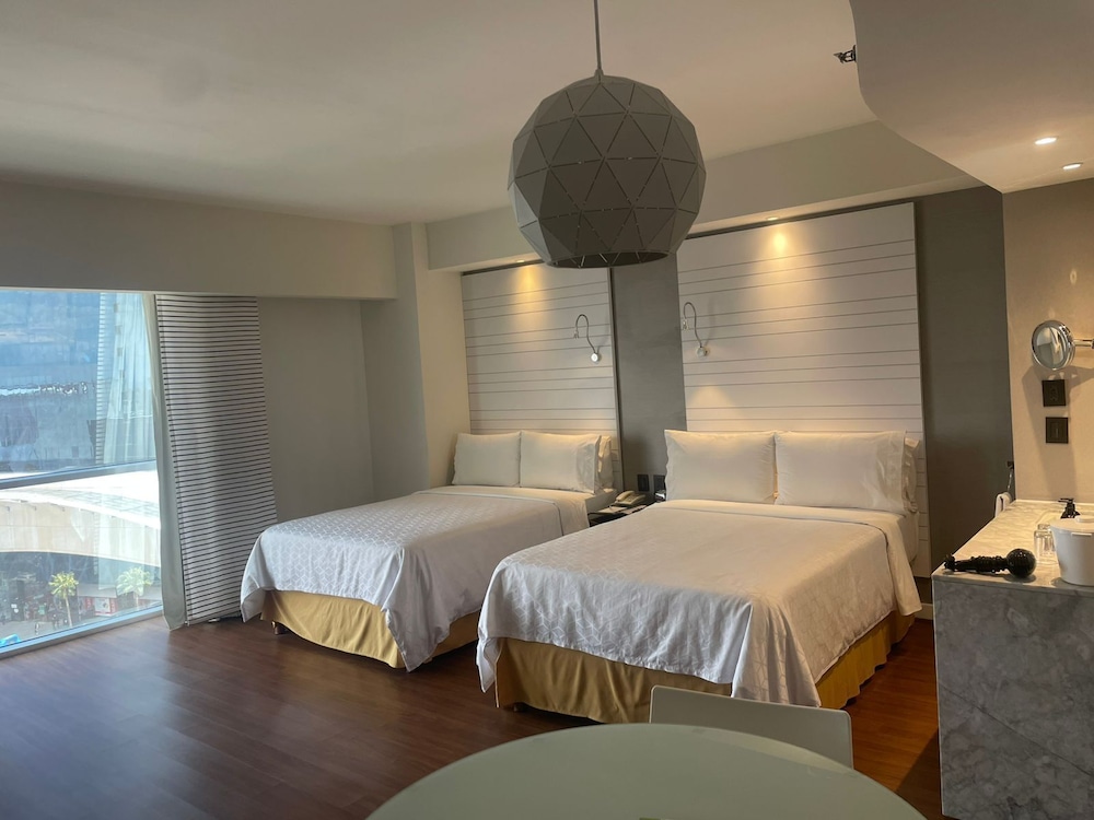 Suite, 2 Double Beds, Non Smoking - Photo 1