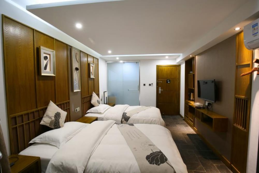 Deluxe Twin Room, River View photo 1