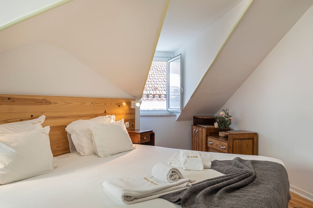 Basic Loft, 1 Queen Bed, Private Bathroom photo 2