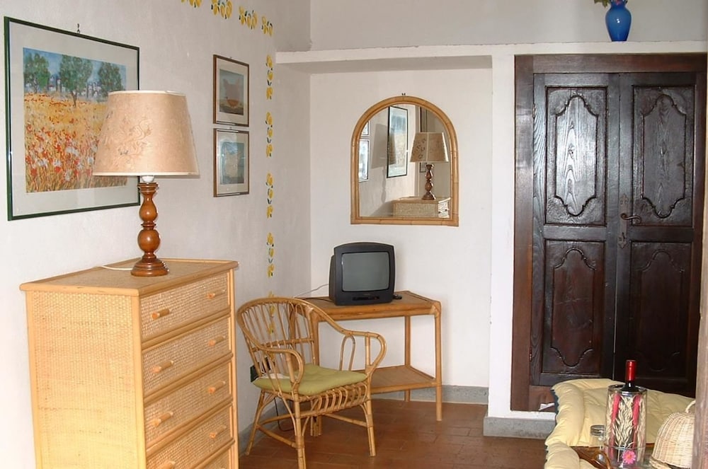 Basic Double or Twin Room photo 2