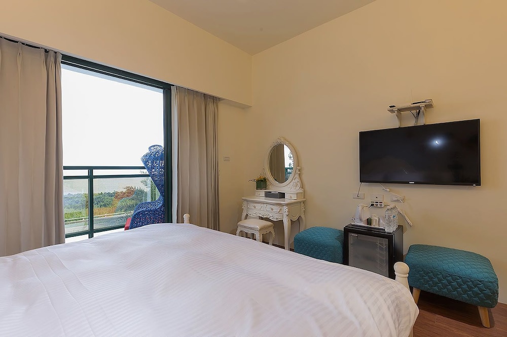 Deluxe Quadruple Room, Ocean View (202) photo 2