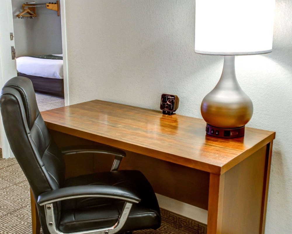 Suite, Non Smoking (2 Queen Beds with Sofa bed) - Photo 7