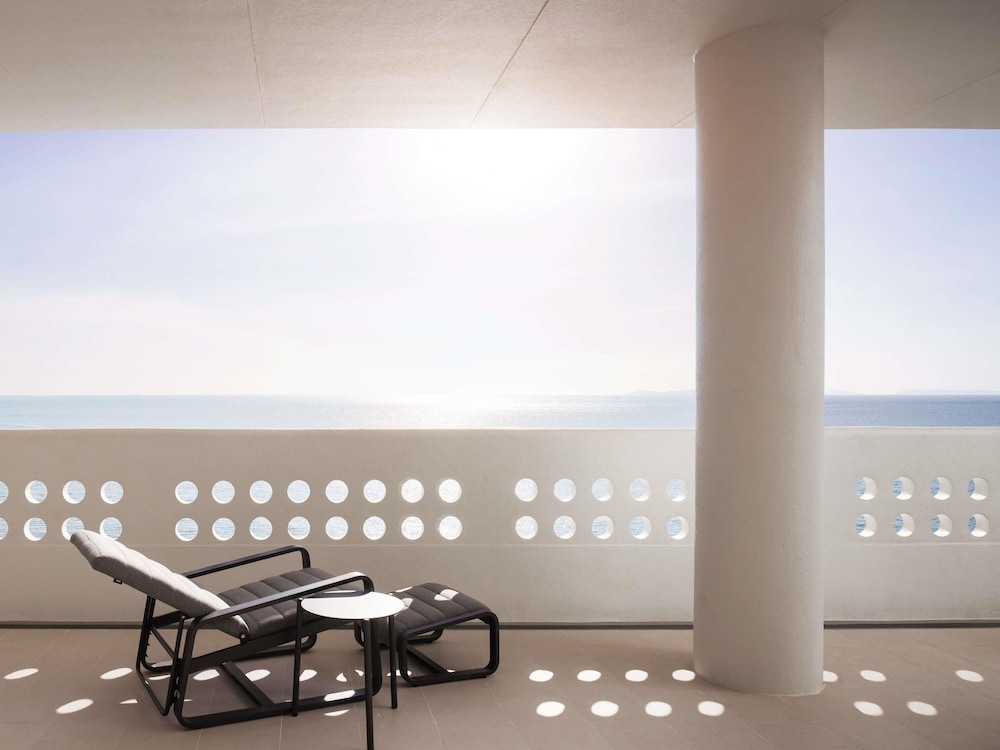 Executive Suite, Multiple Beds, Ocean View - Photo 3
