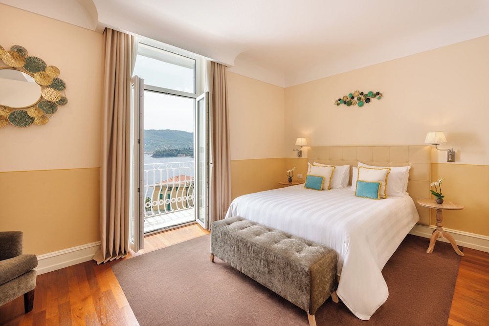 Riviera Suite, Sea View