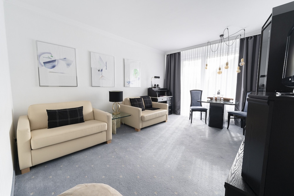 Family Studio Suite, Non Smoking, Balcony photo 1