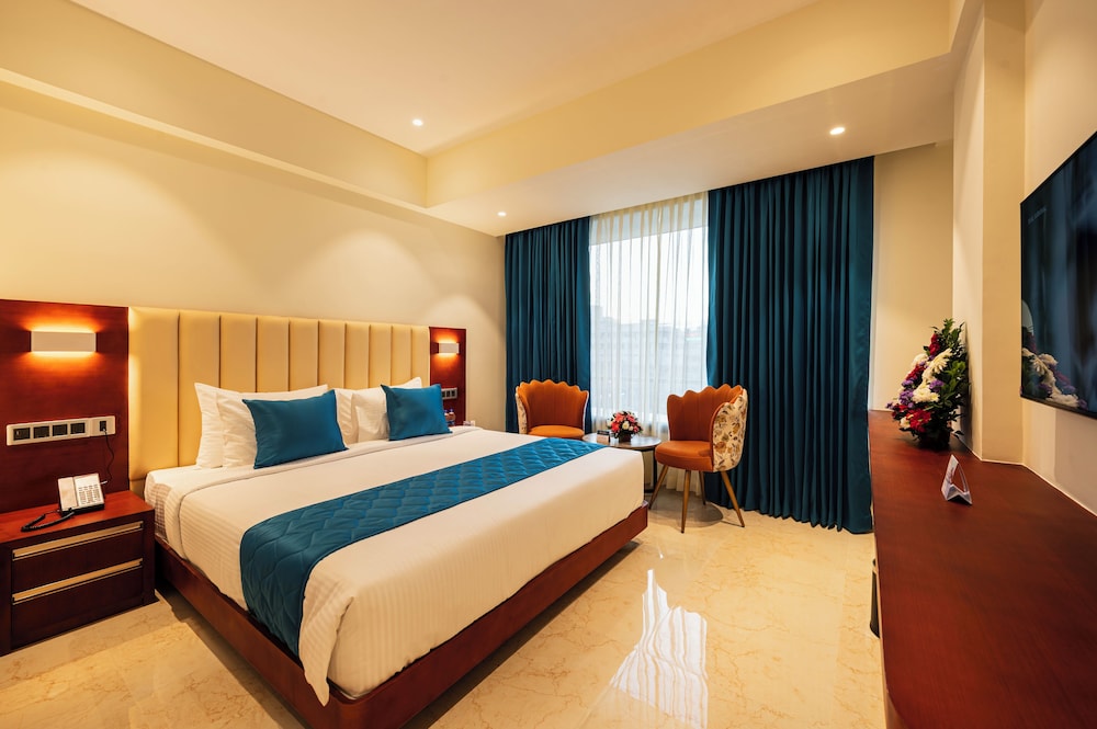 Deluxe Double Room, City View