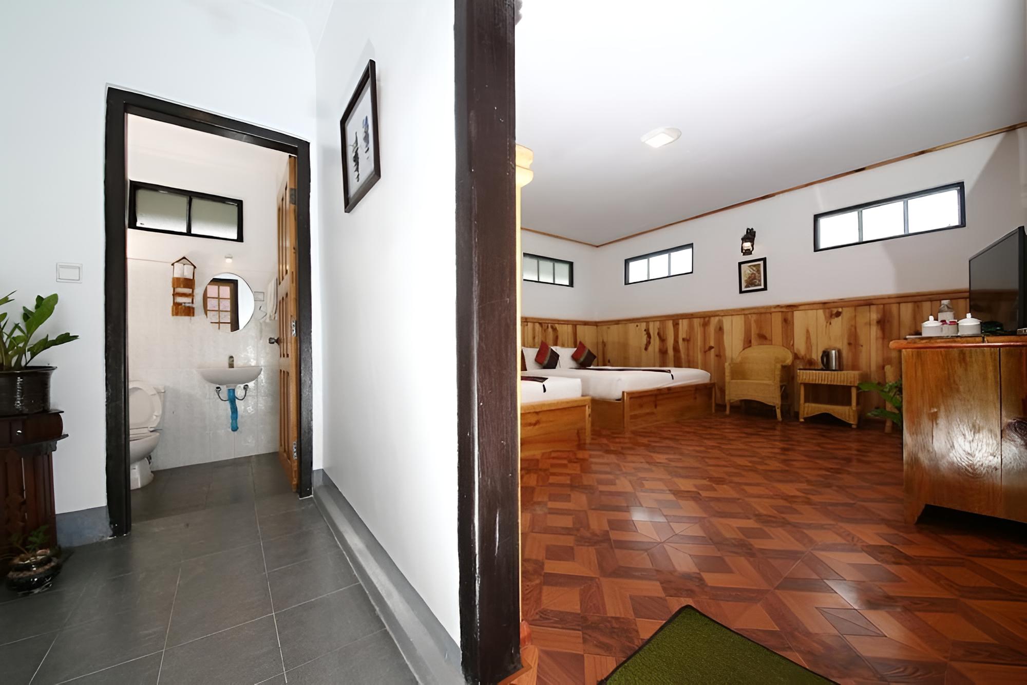Deluxe King Room photo 2