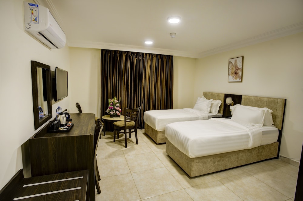 Standard Twin Room - Photo 1