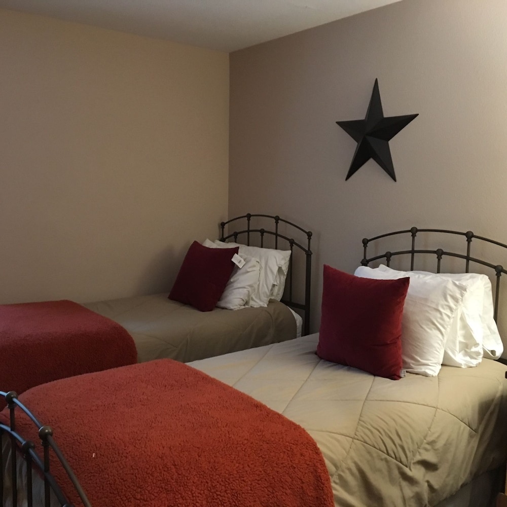 Condo, 2 Bedrooms photo 3