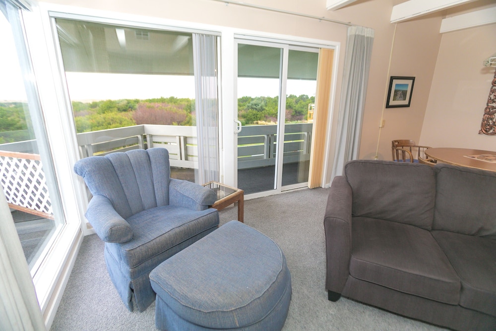 Premium Room, 1 King Bed with Sofa bed, Kitchen, Ocean View (Premium One Bedroom Deluxe Unit-Room) - Photo 5