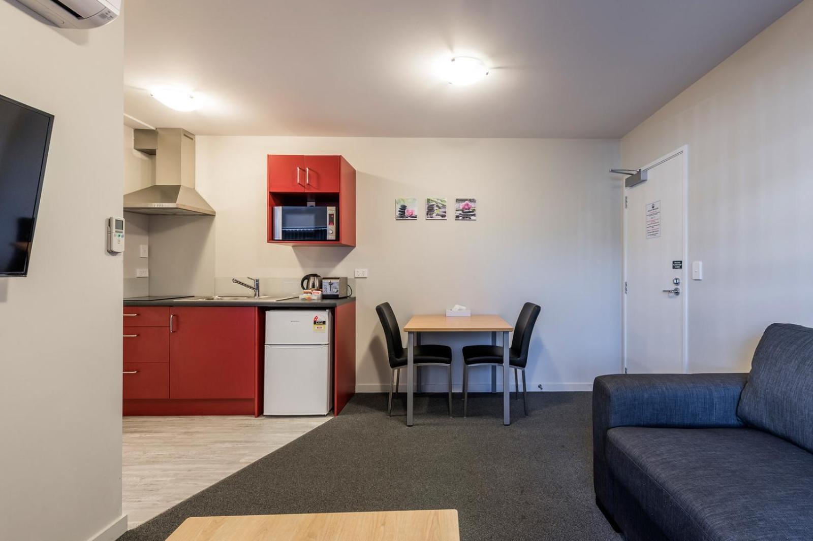 Superior One-Bedroom Apartment