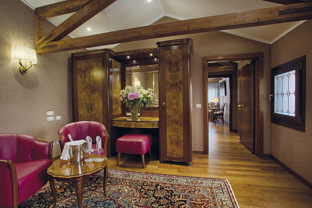 Superior Suite, Canal View (Small Canal Rio Novo and Garden)