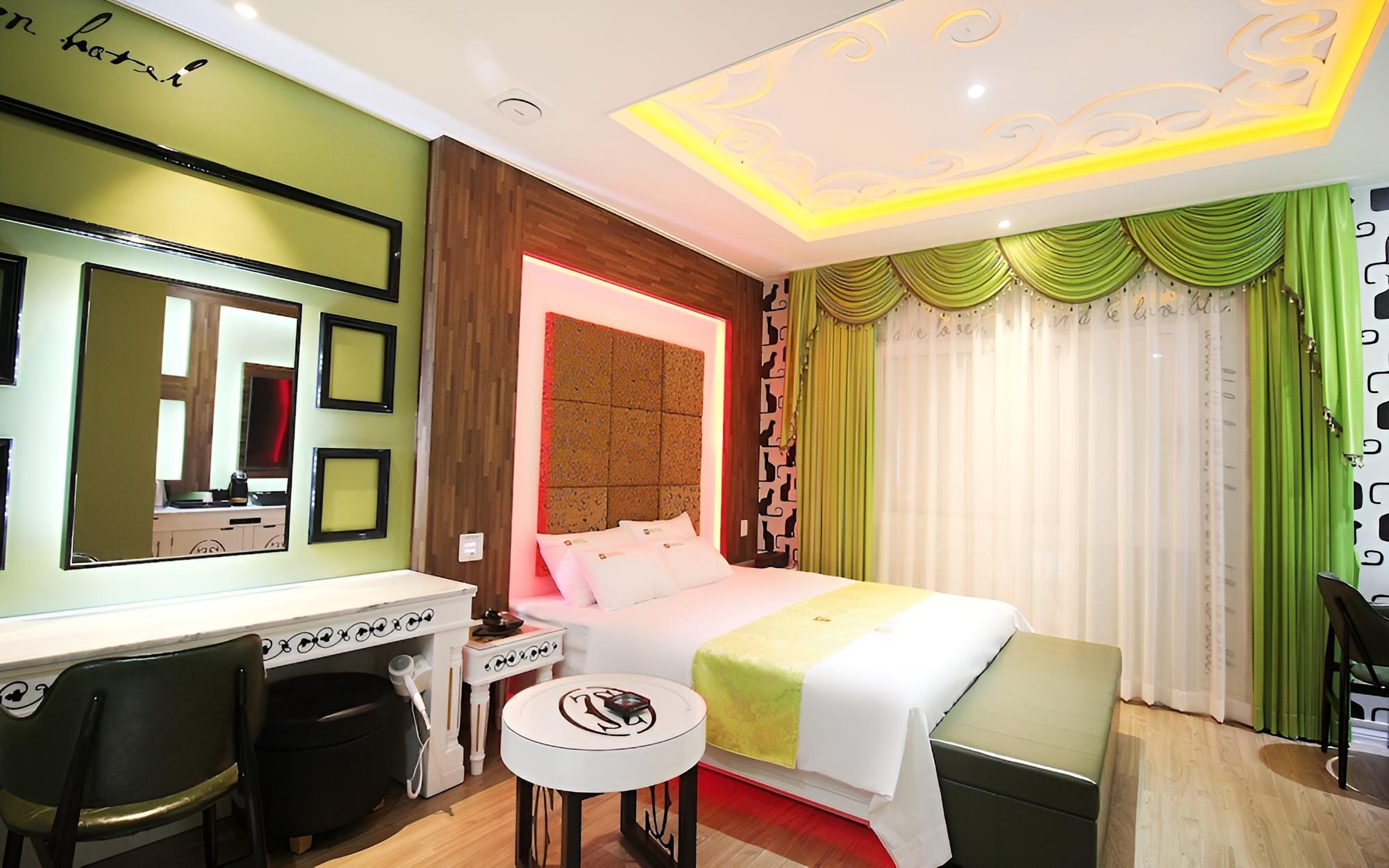 Room (1 room 1 parking (Premium A)) - Photo 2
