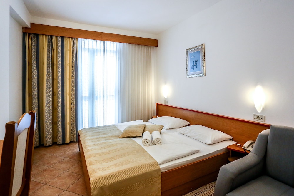 Standard Double Room, Park View