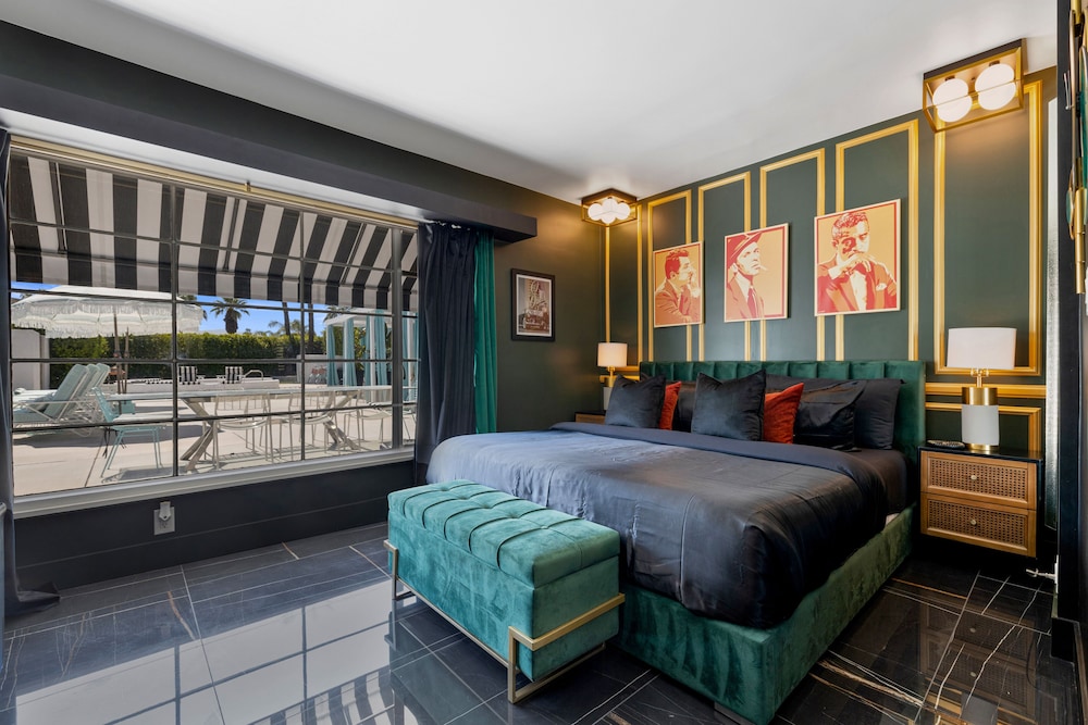 Club Room, 1 King Bed photo 1