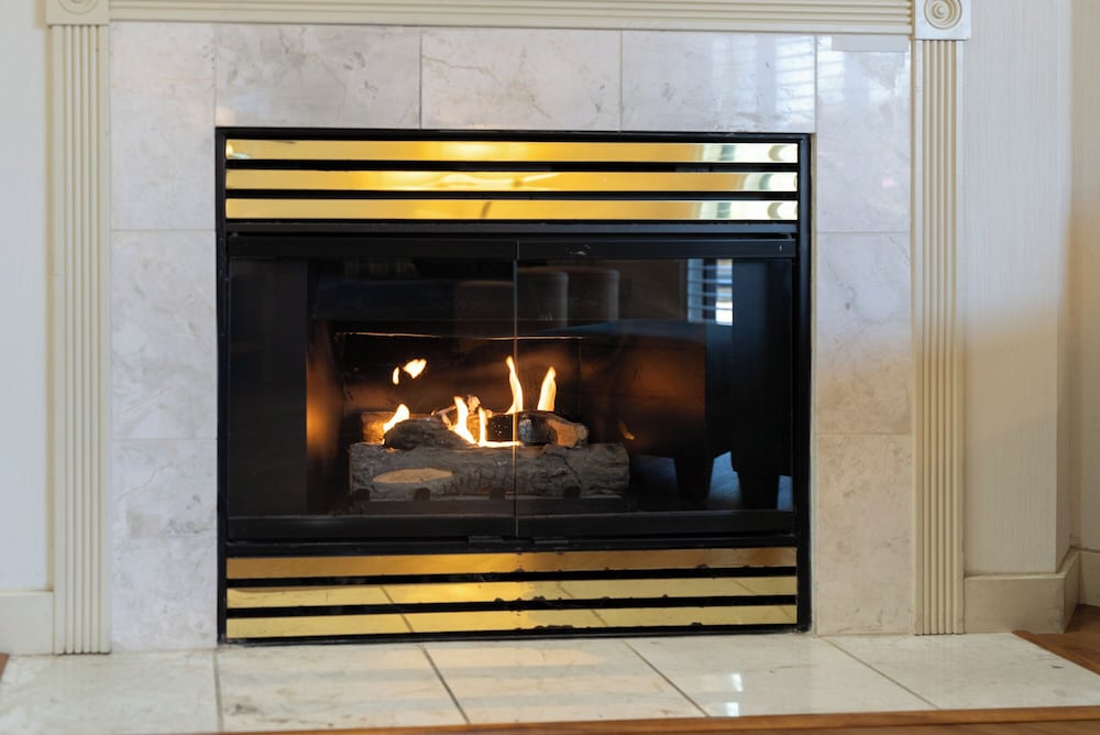 Studio, Fireplace photo 2