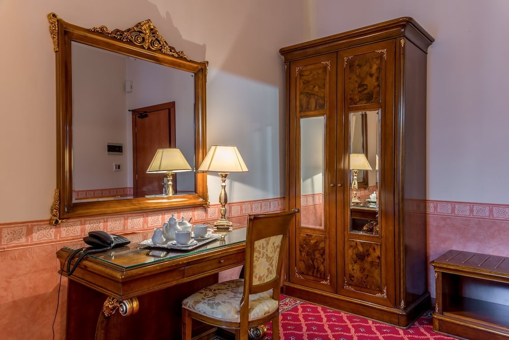 Deluxe Single Room