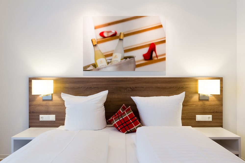Standard Double Room - Photo 7