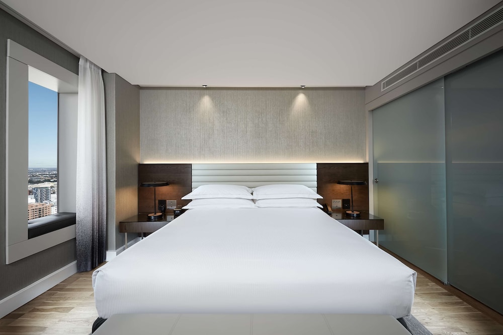 Suite, 1 King Bed (Master Suite, Executive Lounge Access)