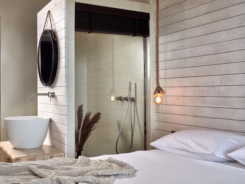 Executive Room with Sea View - Photo 2