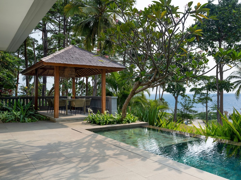 Bluewave Pool Villa photo 3