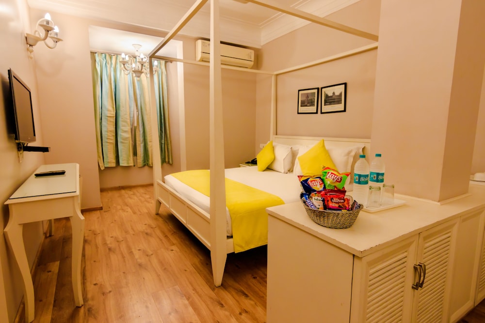 Suite with Airport Pickup