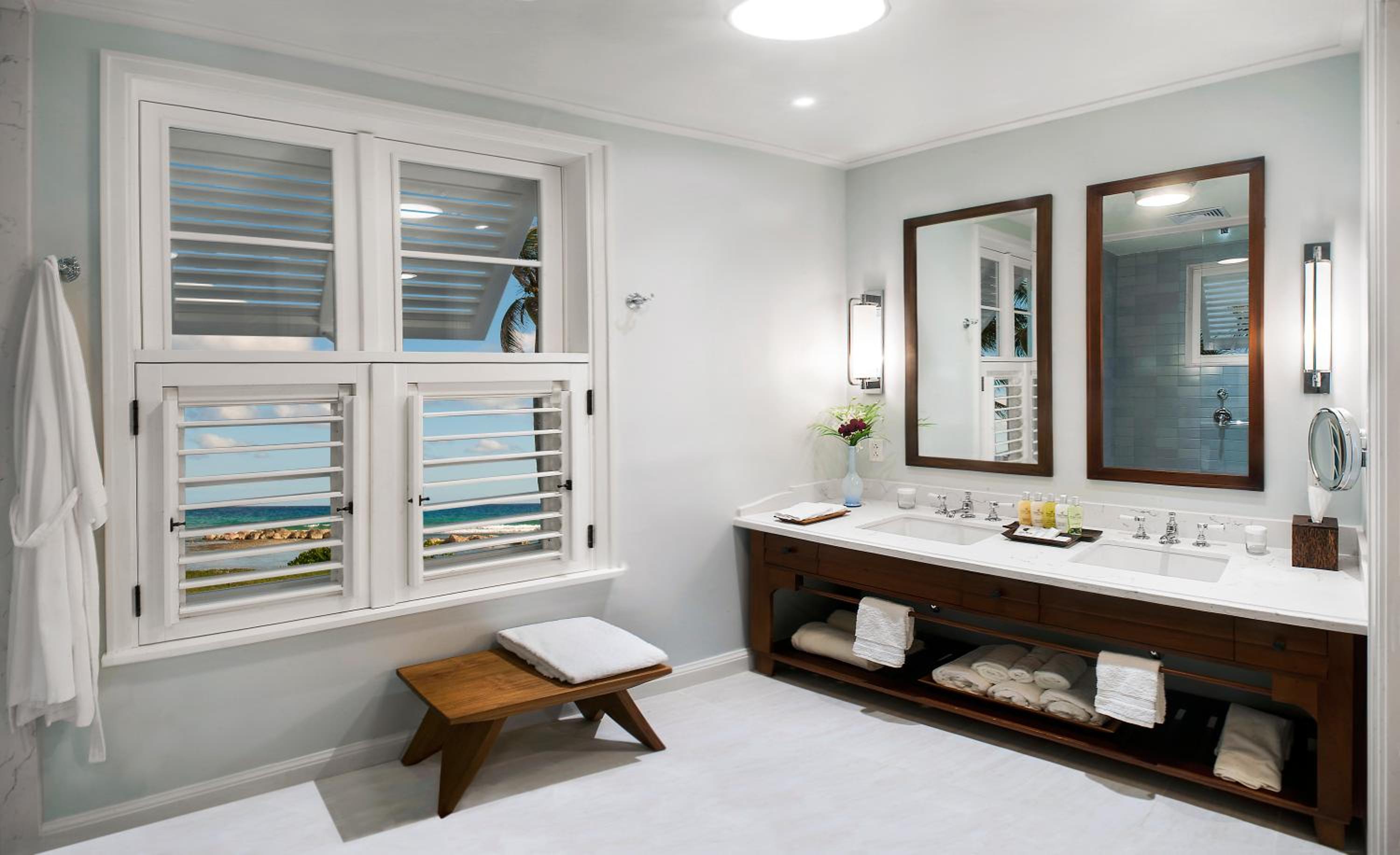 Eclipse Room with Sea View - Photo 3