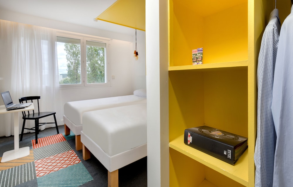 Standard Twin Room, 2 Twin Beds - Photo 3