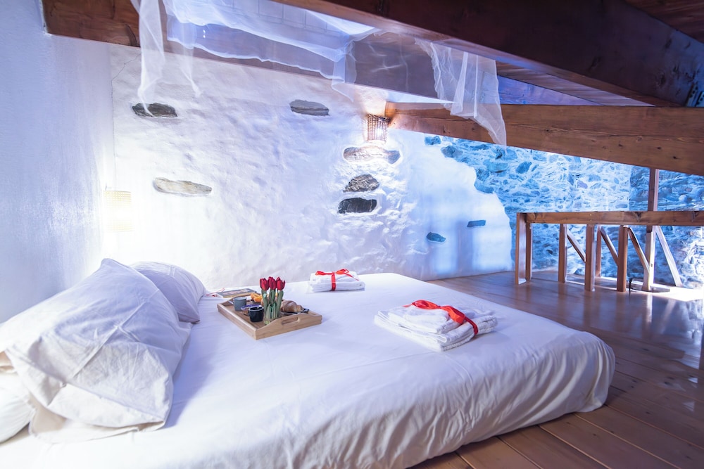 Standard House, Multiple Bedrooms (Baddi Di La Predda)
