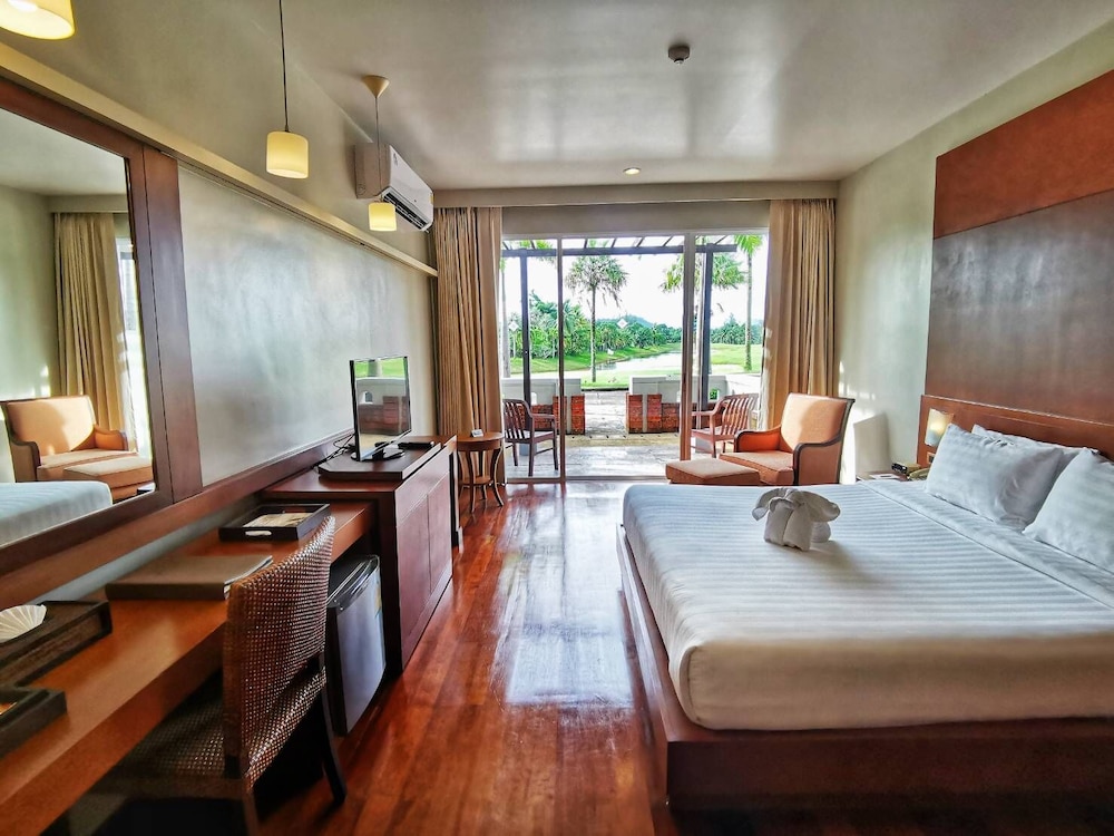 Deluxe Room - Photo 5