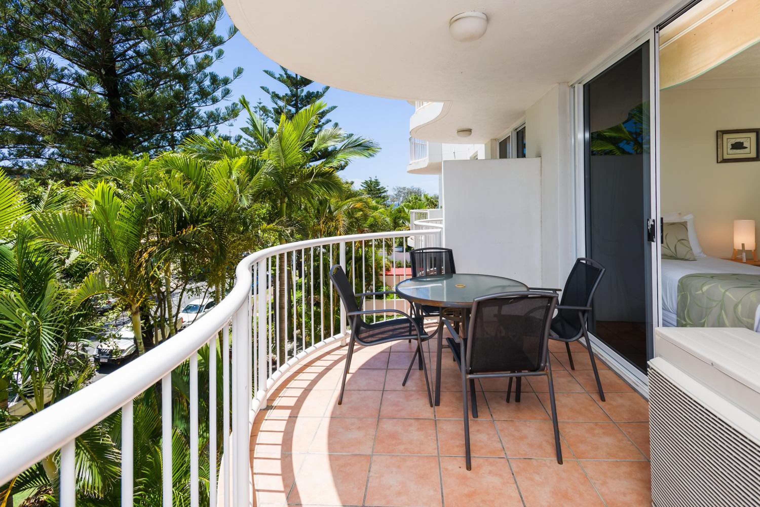 Superior One-Bedroom with Balcony photo 3