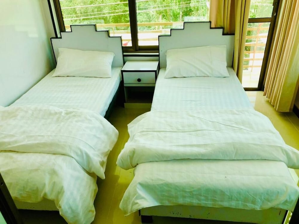Deluxe Double or Twin Room photo 2
